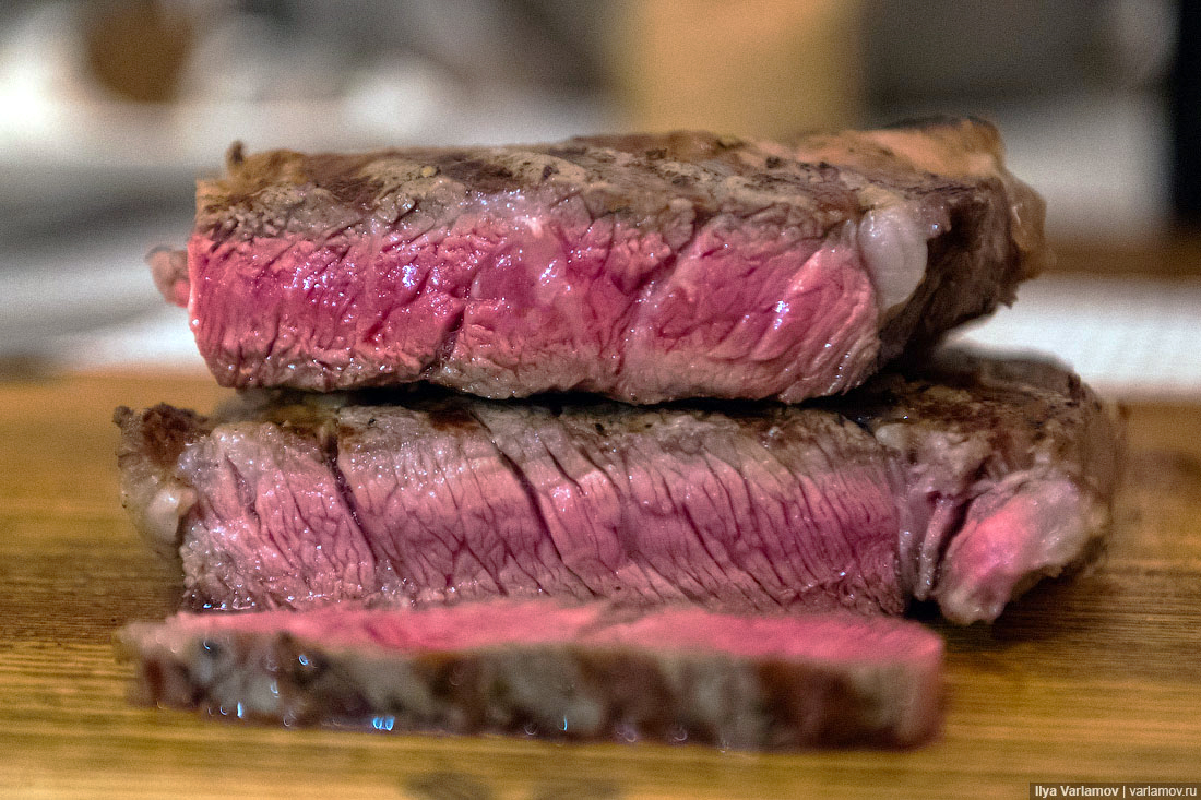 мясо с кровью